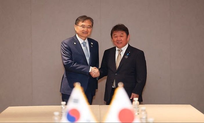 S. Korean & Japan Chiefs Agree Over Hormuz Cooperation